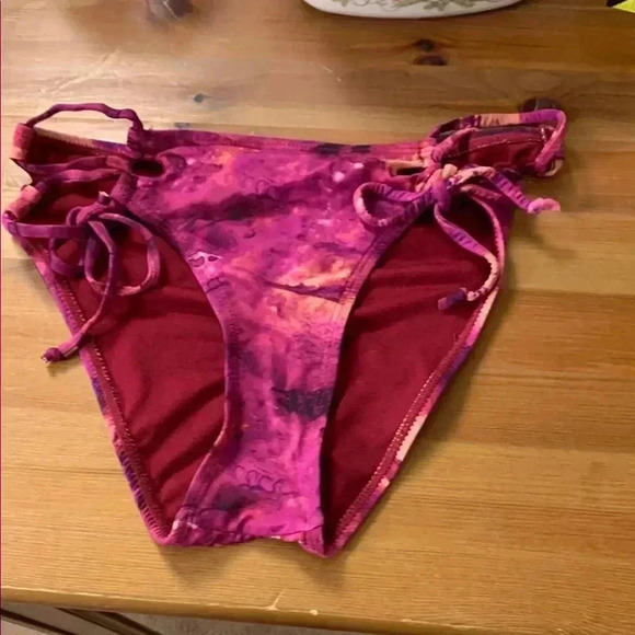 NWT La Vie en Rose Vibrant Pink Tie-Dye Bikini Bottom w Adjustable Ties Size Sa - Picture 1 of 8
